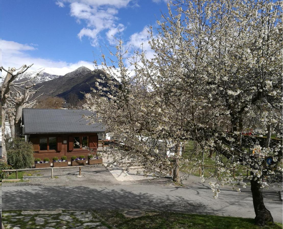 Bungalows Nou Camping La Guingueta D'Aneu Dış mekan fotoğraf
