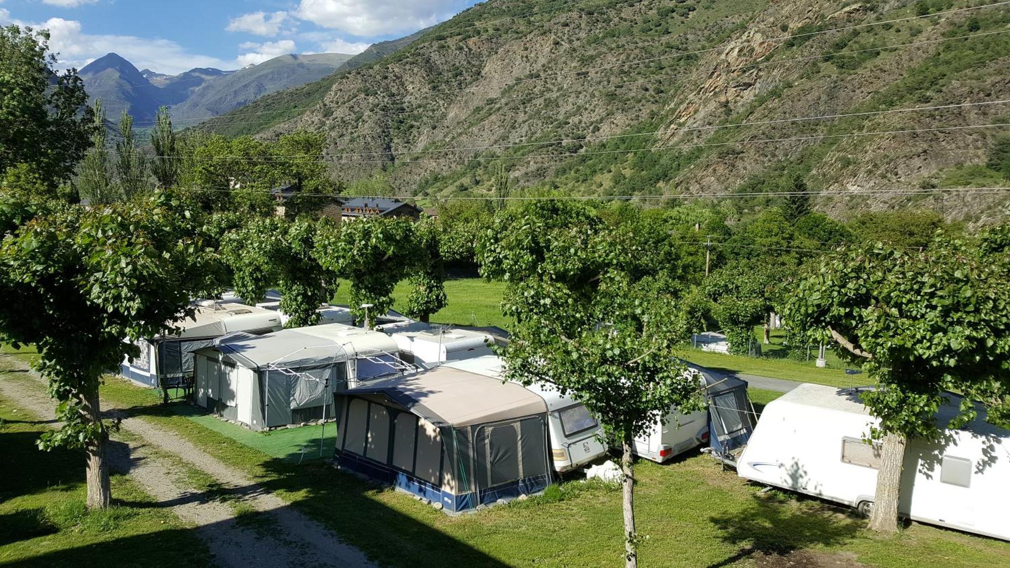 Bungalows Nou Camping La Guingueta D'Aneu Dış mekan fotoğraf