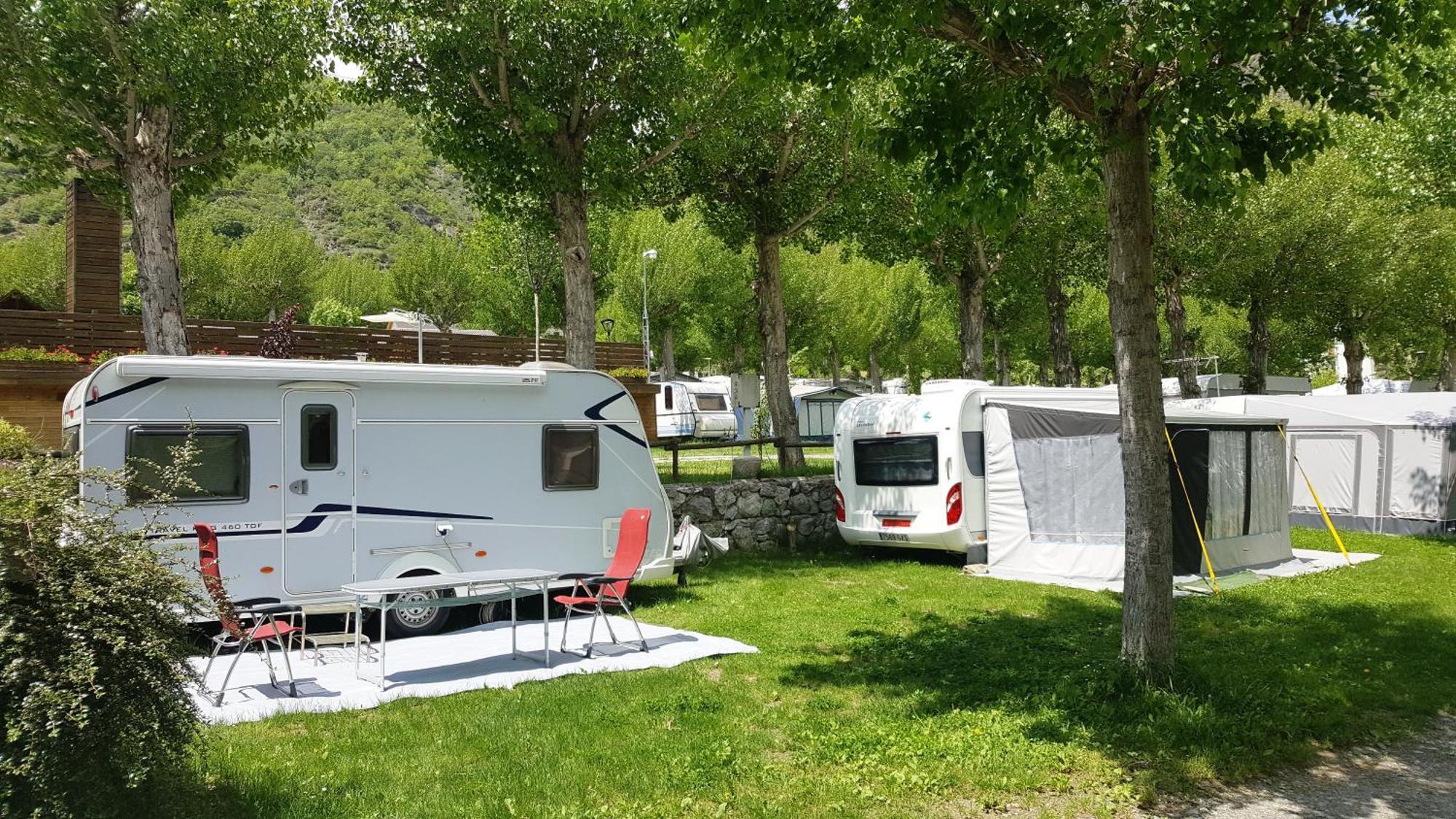 Bungalows Nou Camping La Guingueta D'Aneu Dış mekan fotoğraf