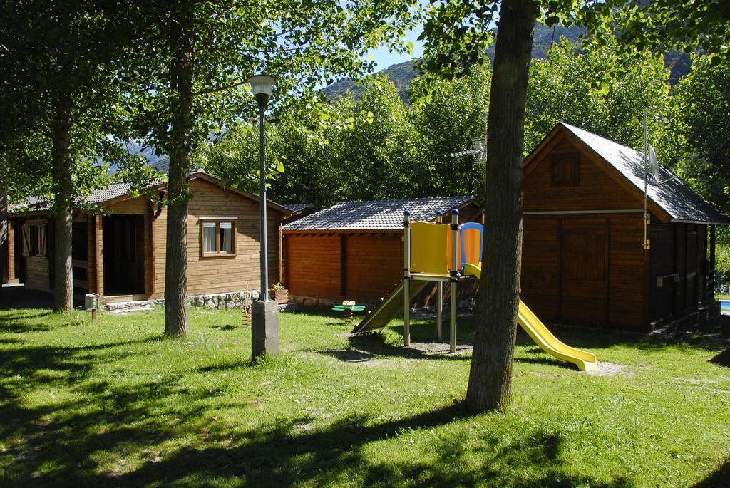 Bungalows Nou Camping La Guingueta D'Aneu Dış mekan fotoğraf