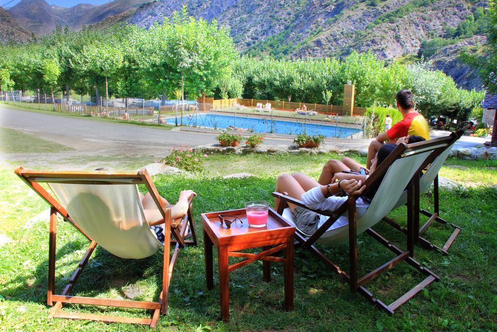 Bungalows Nou Camping La Guingueta D'Aneu Dış mekan fotoğraf