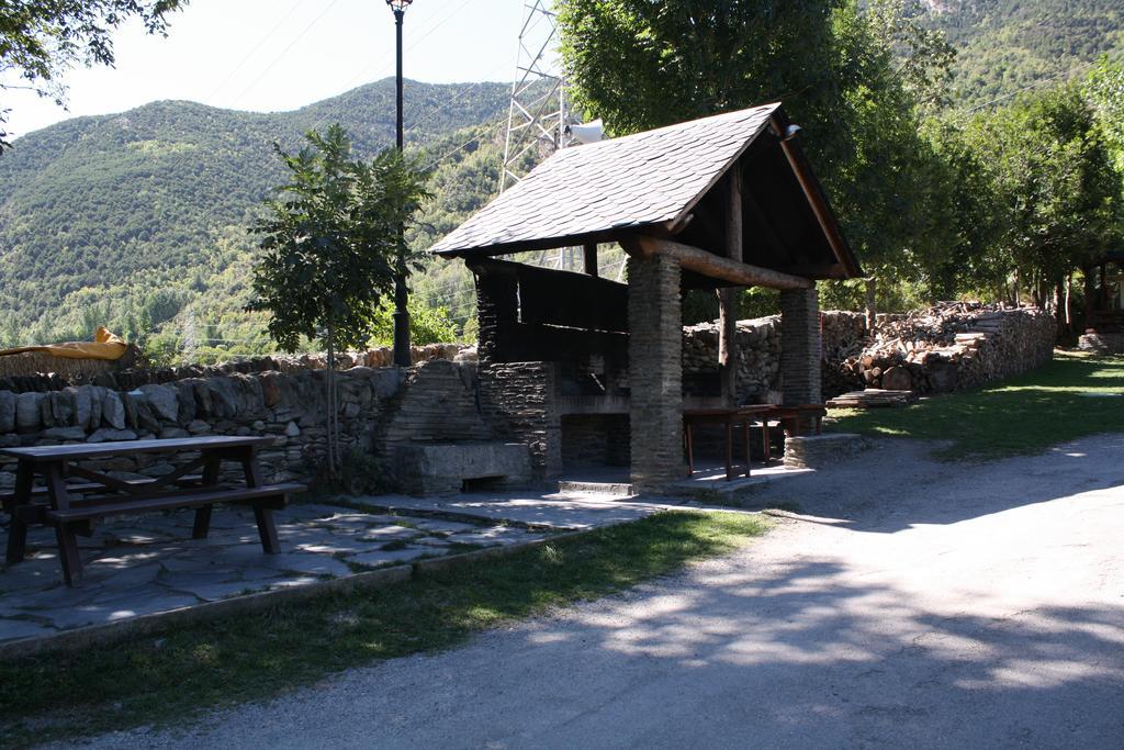 Bungalows Nou Camping La Guingueta D'Aneu Dış mekan fotoğraf
