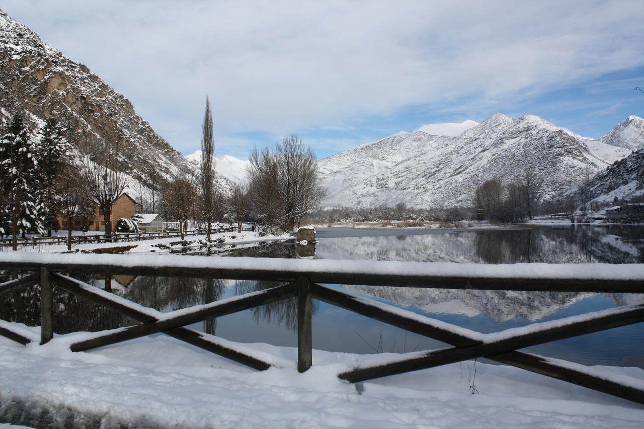 Bungalows Nou Camping La Guingueta D'Aneu Dış mekan fotoğraf