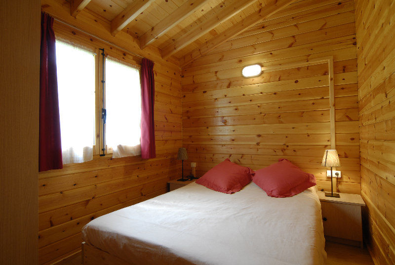Bungalows Nou Camping La Guingueta D'Aneu Dış mekan fotoğraf